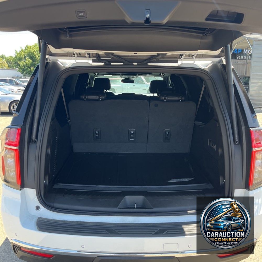 2024 Chevrolet Suburban LT