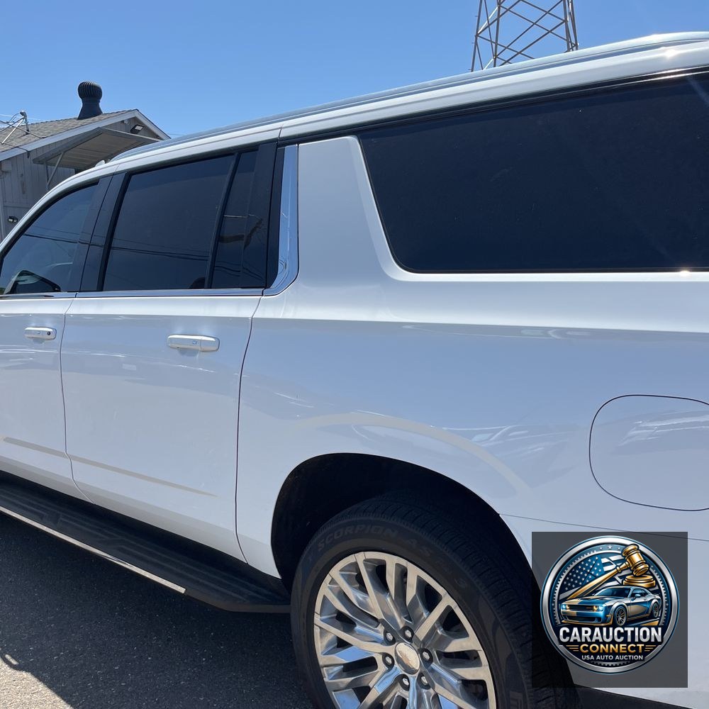 2024 Chevrolet Suburban LT