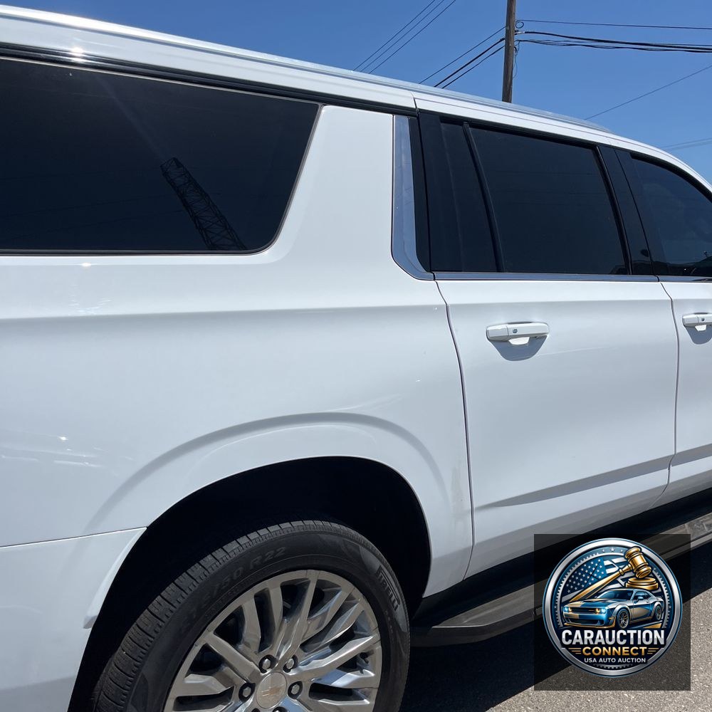 2024 Chevrolet Suburban LT