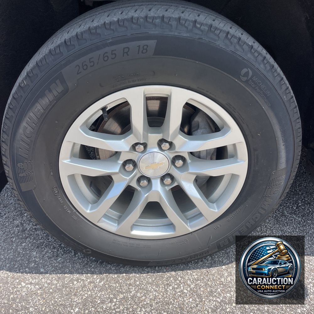 2023 Chevrolet Suburban LT