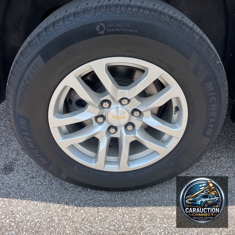 2023 Chevrolet Suburban LT