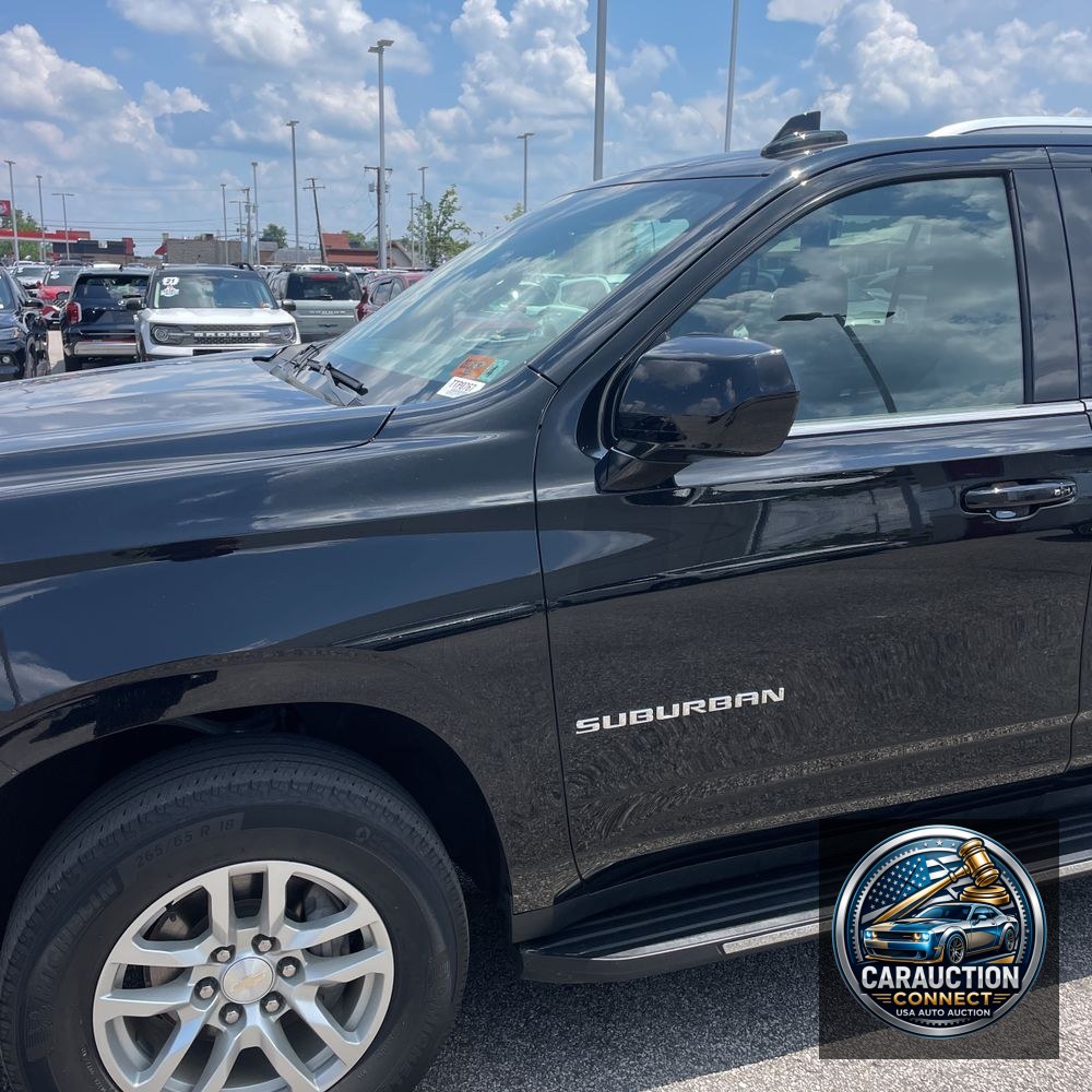2023 Chevrolet Suburban LT