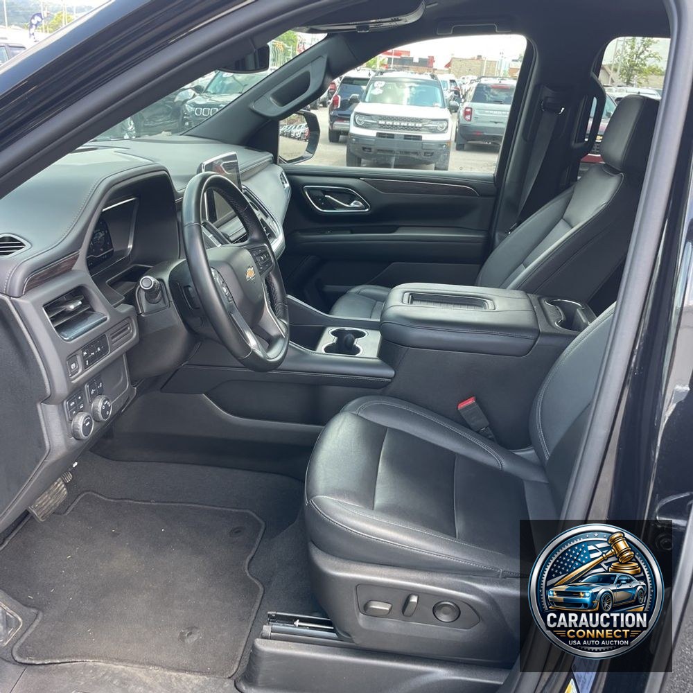2023 Chevrolet Suburban LT