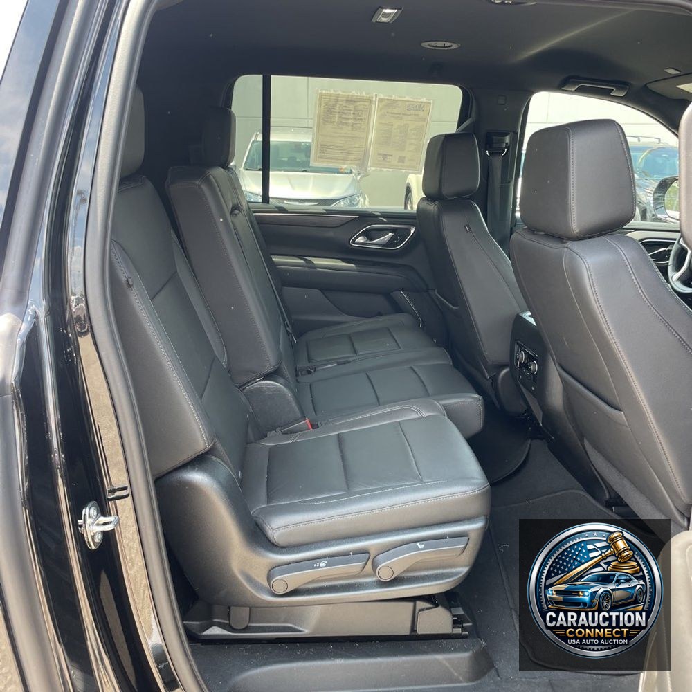 2023 Chevrolet Suburban LT