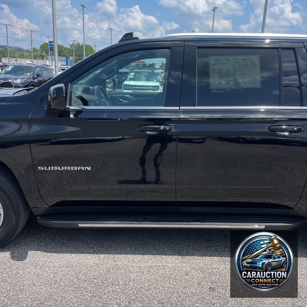 2023 Chevrolet Suburban LT