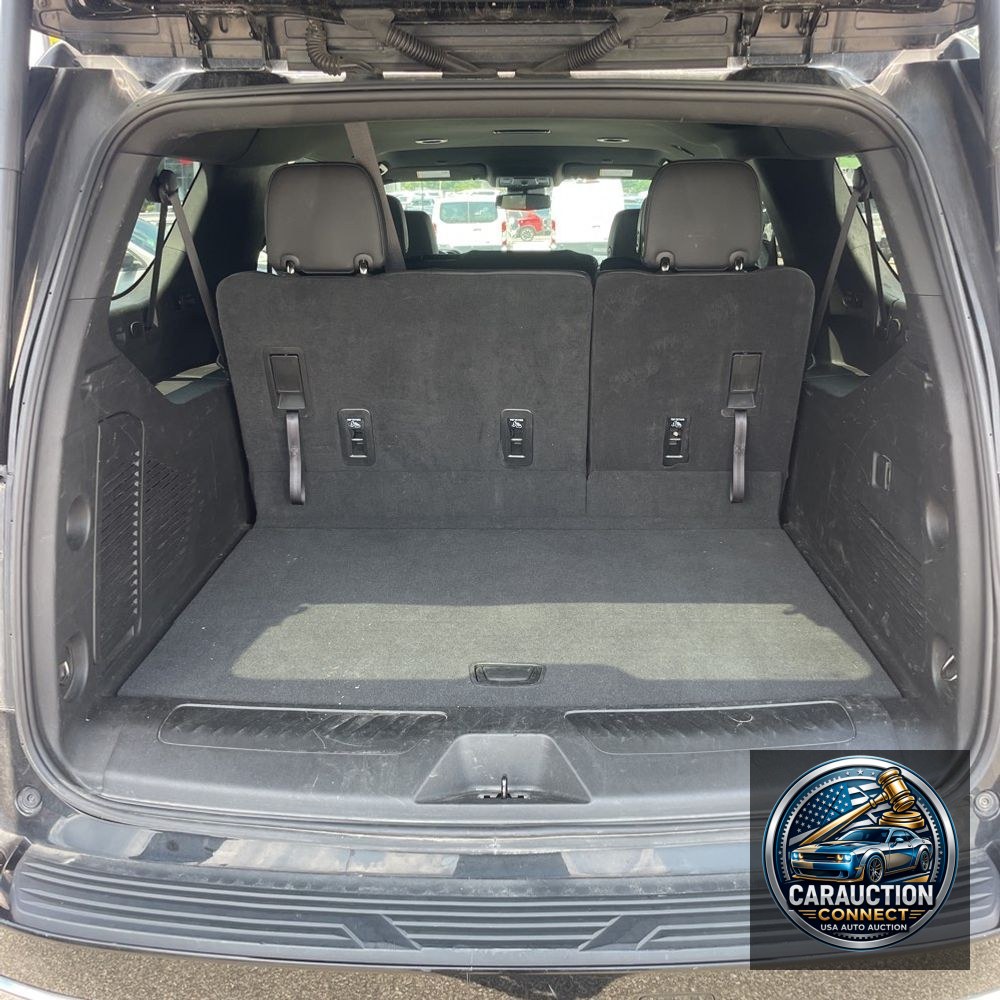 2023 Chevrolet Suburban LT
