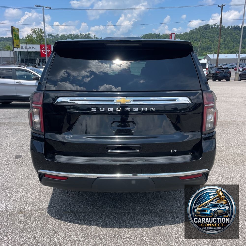 2023 Chevrolet Suburban LT