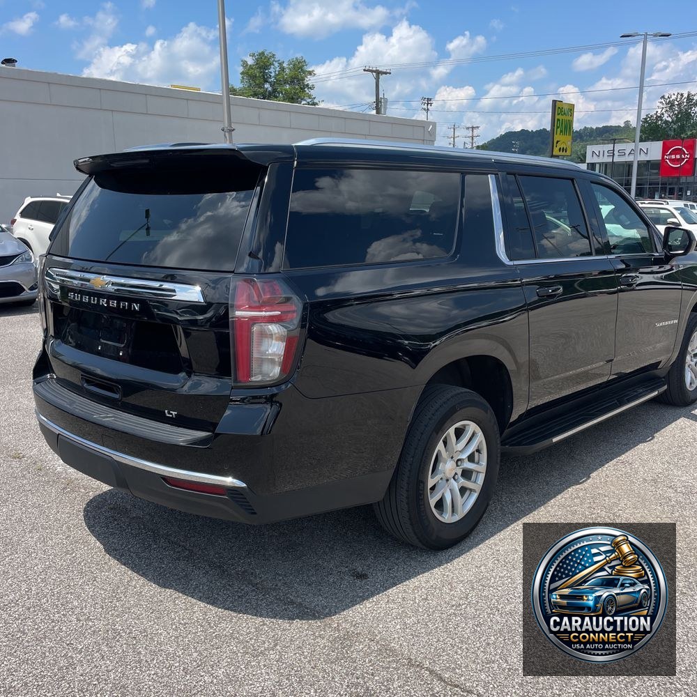 2023 Chevrolet Suburban LT