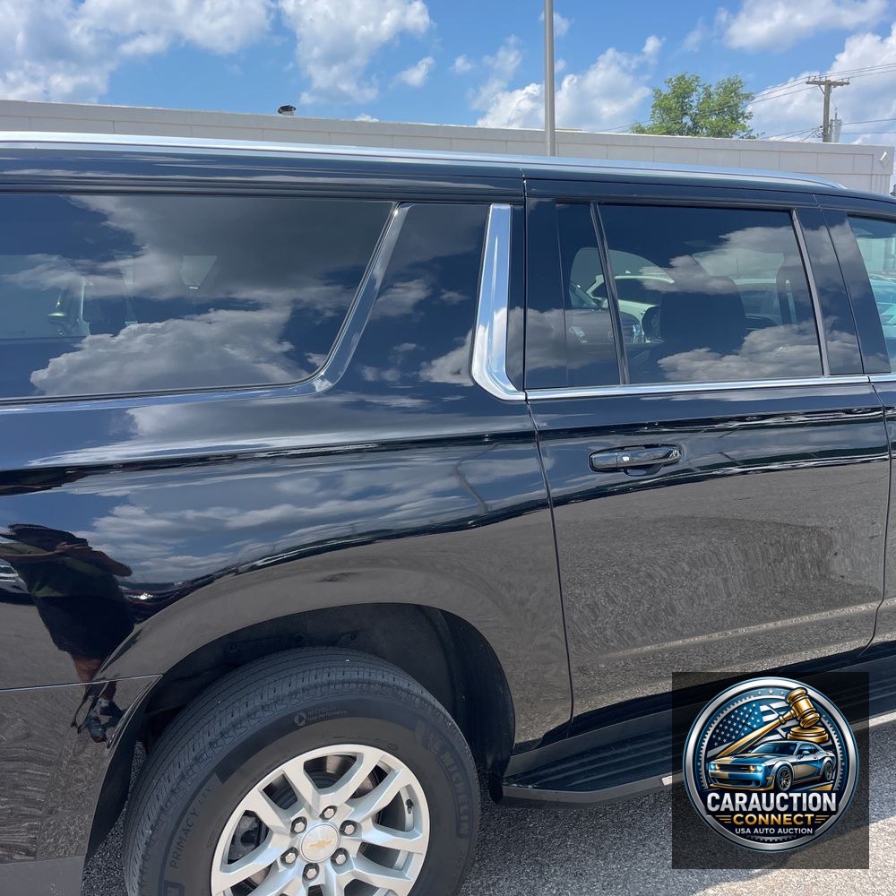 2023 Chevrolet Suburban LT
