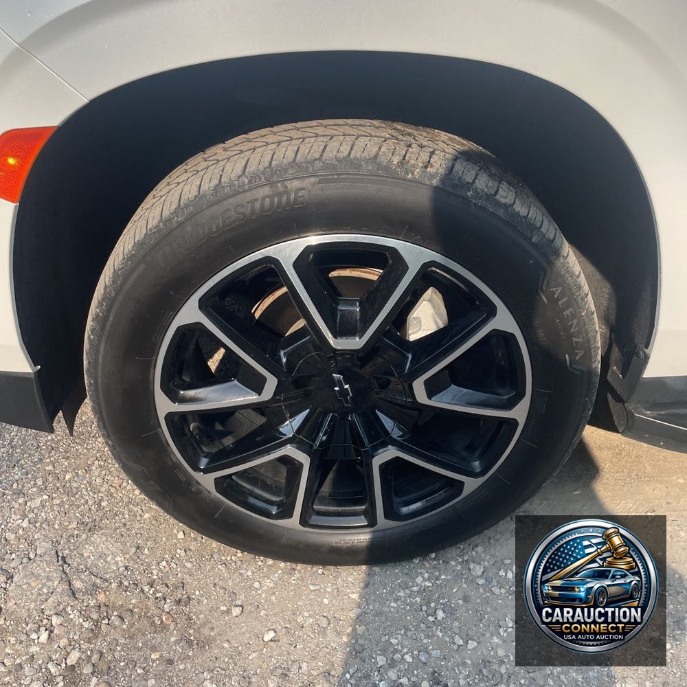 2023 Chevrolet Suburban RST