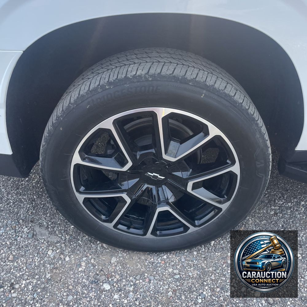 2023 Chevrolet Suburban RST