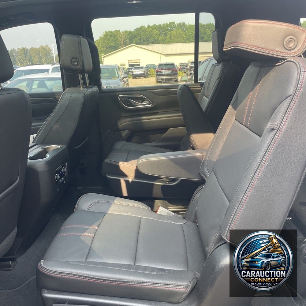 2023 Chevrolet Suburban RST