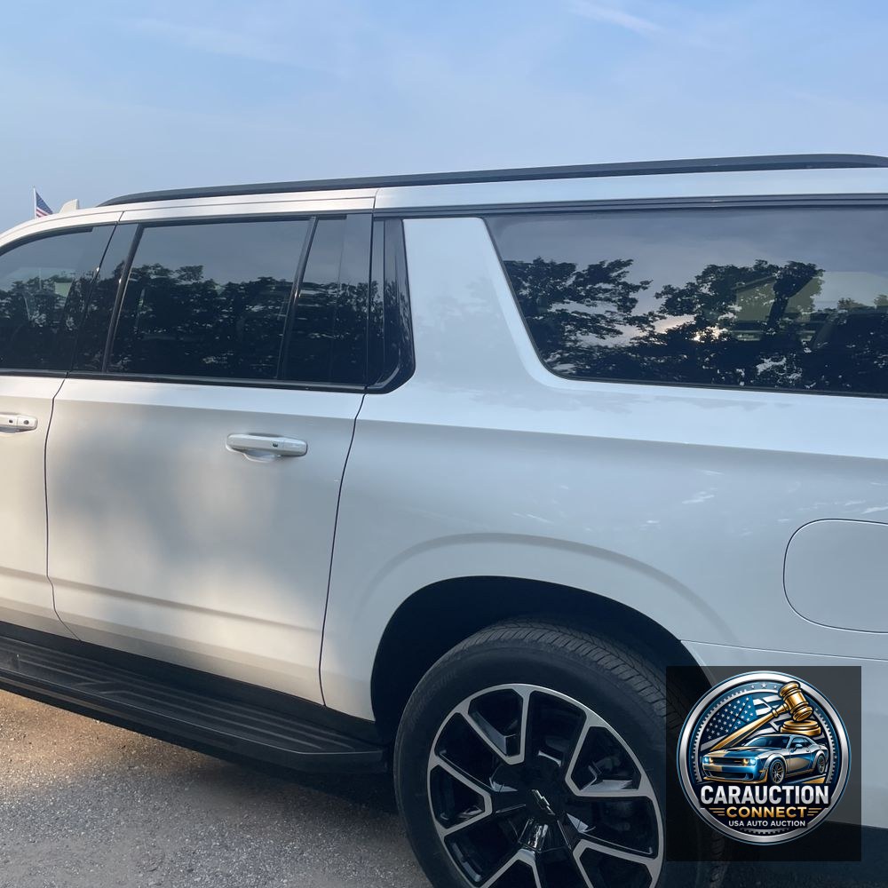 2023 Chevrolet Suburban RST
