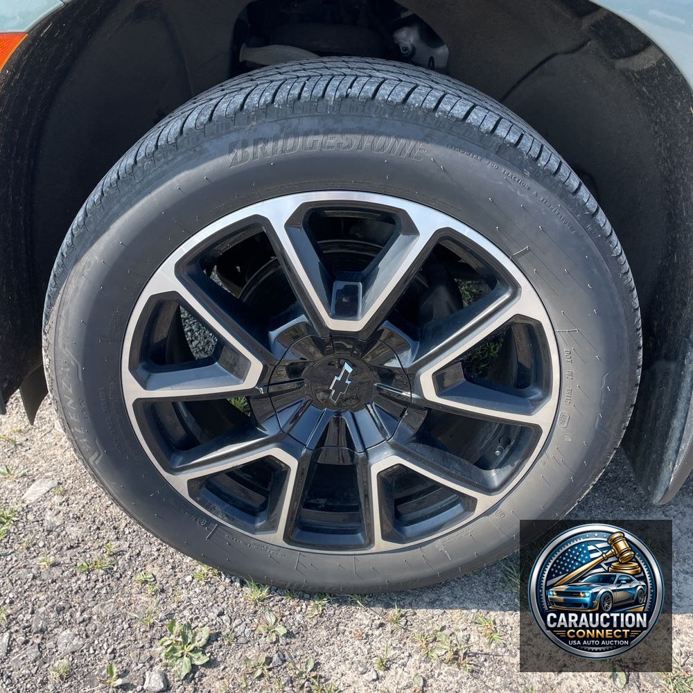 2023 Chevrolet Suburban RST