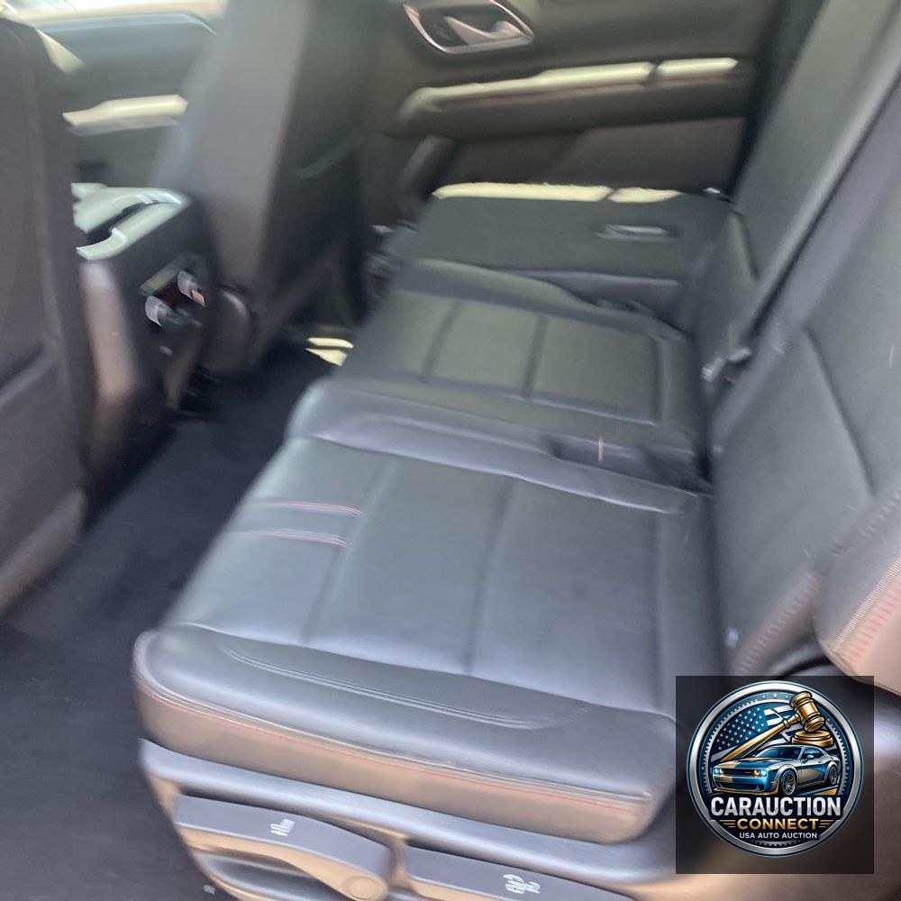 2023 Chevrolet Suburban RST