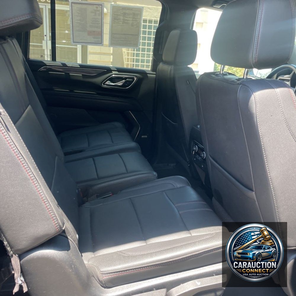 2023 Chevrolet Suburban RST