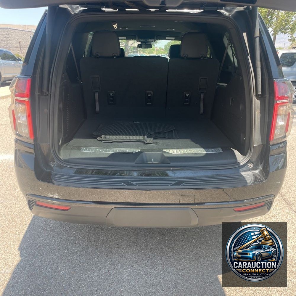 2023 Chevrolet Suburban RST