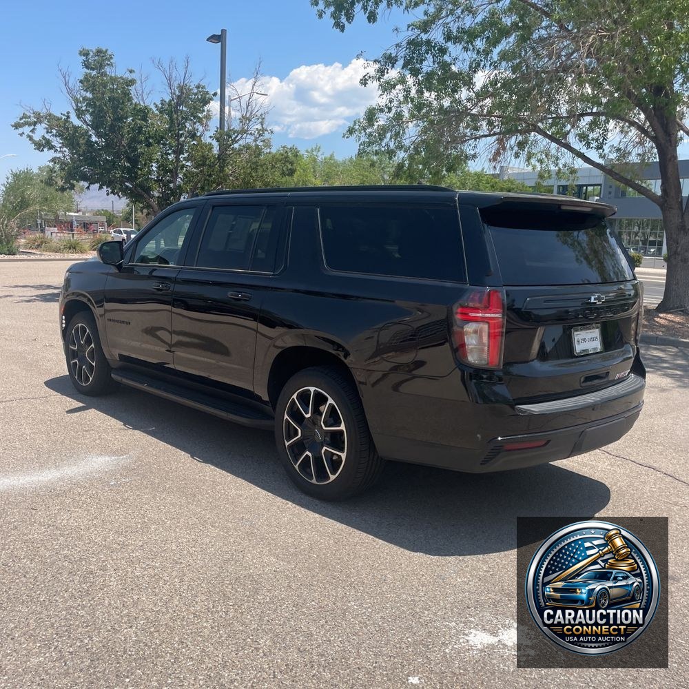 2023 Chevrolet Suburban RST