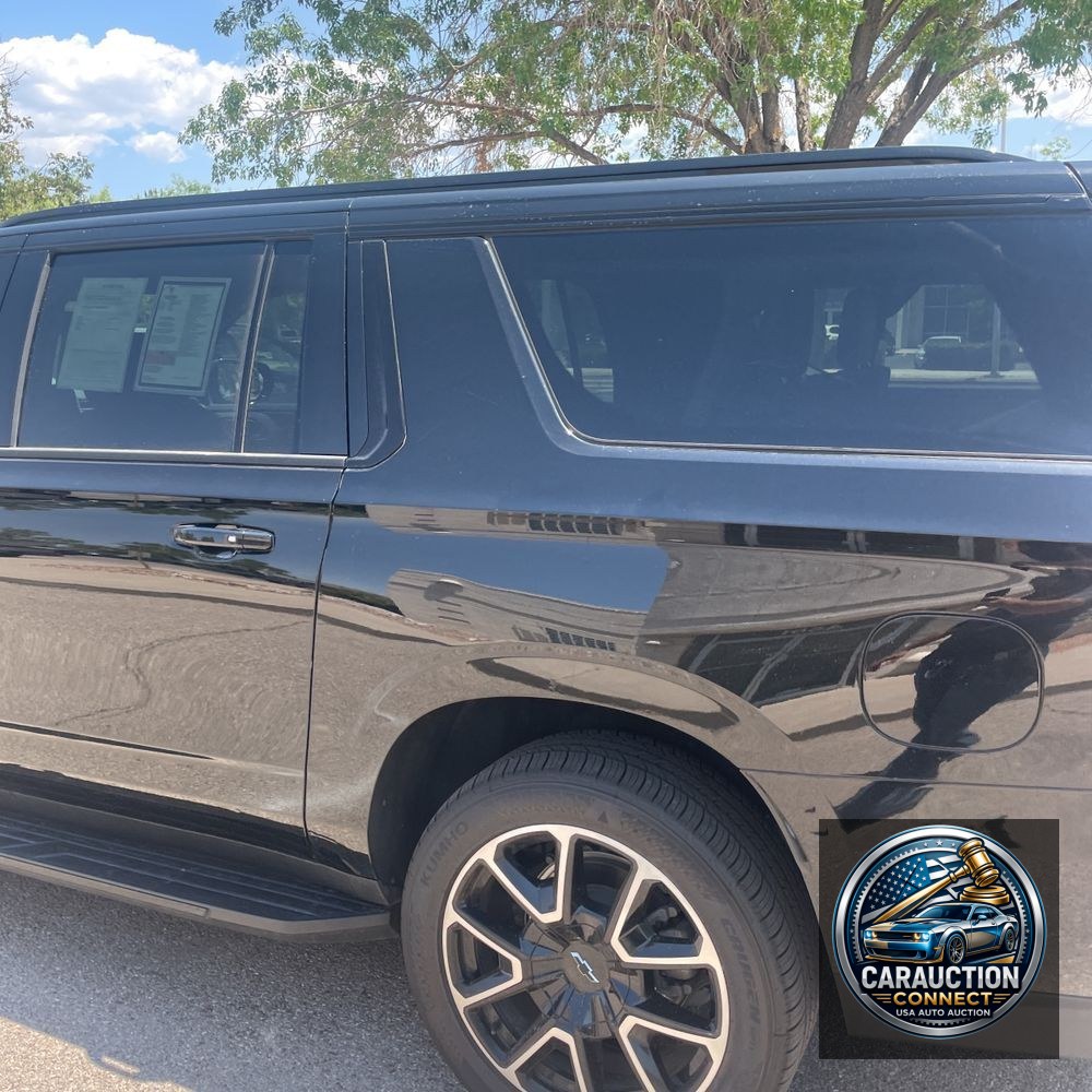 2023 Chevrolet Suburban RST