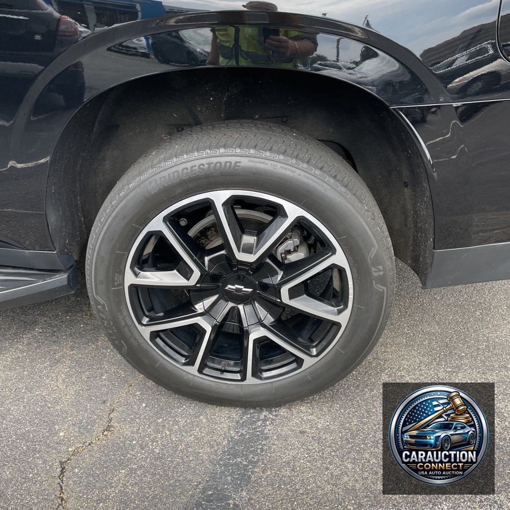 2023 Chevrolet Suburban RST