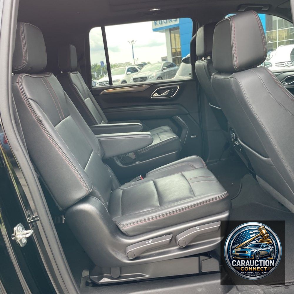 2023 Chevrolet Suburban RST