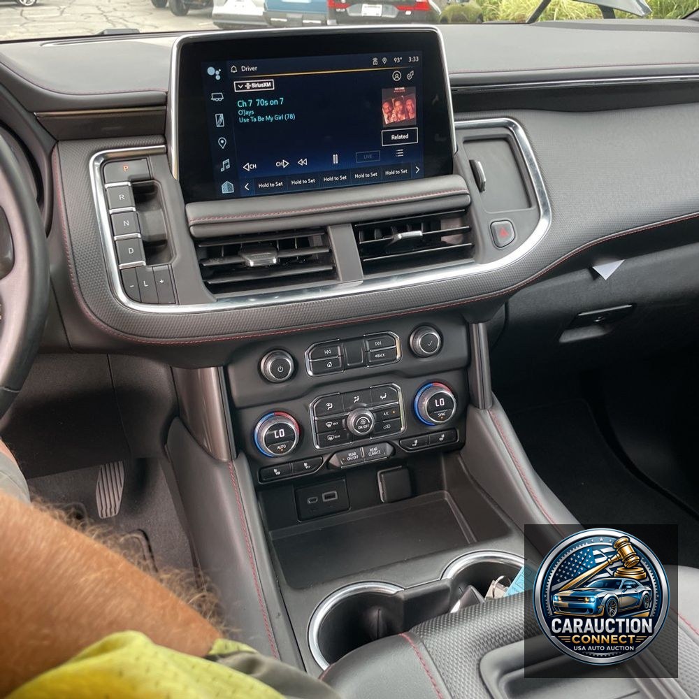 2023 Chevrolet Suburban RST