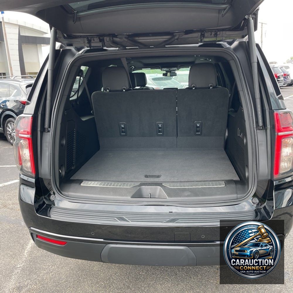 2023 Chevrolet Suburban RST