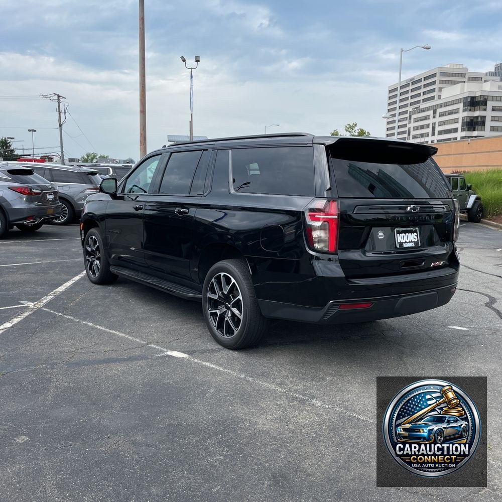 2023 Chevrolet Suburban RST
