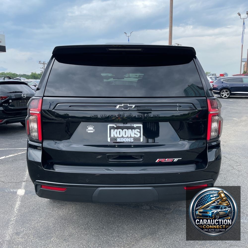2023 Chevrolet Suburban RST