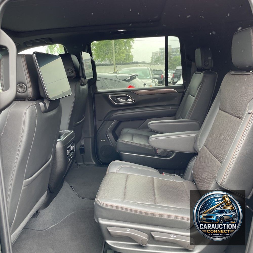2023 Chevrolet Suburban High Country