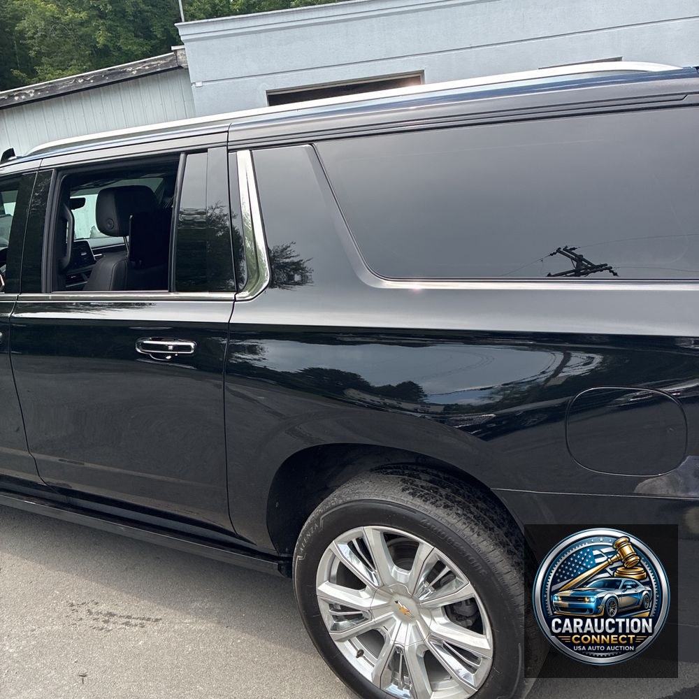 2023 Chevrolet Suburban High Country