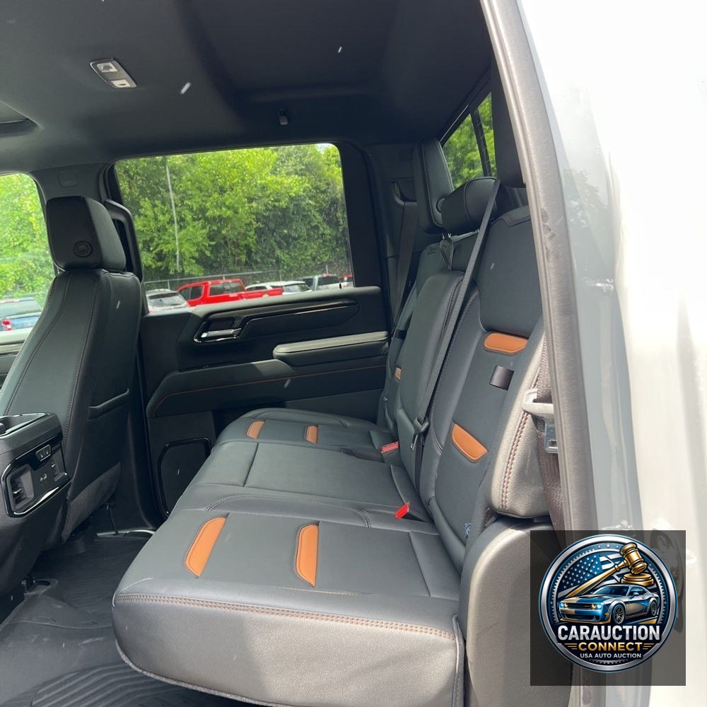 2025 GMC Sierra 2500HD AT4