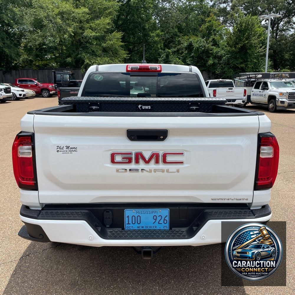 2024 GMC Canyon Denali