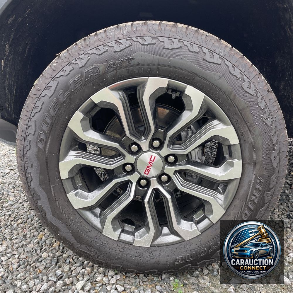 2024 GMC Canyon Denali