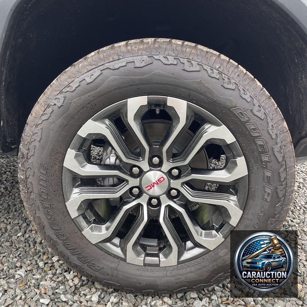 2024 GMC Canyon Denali