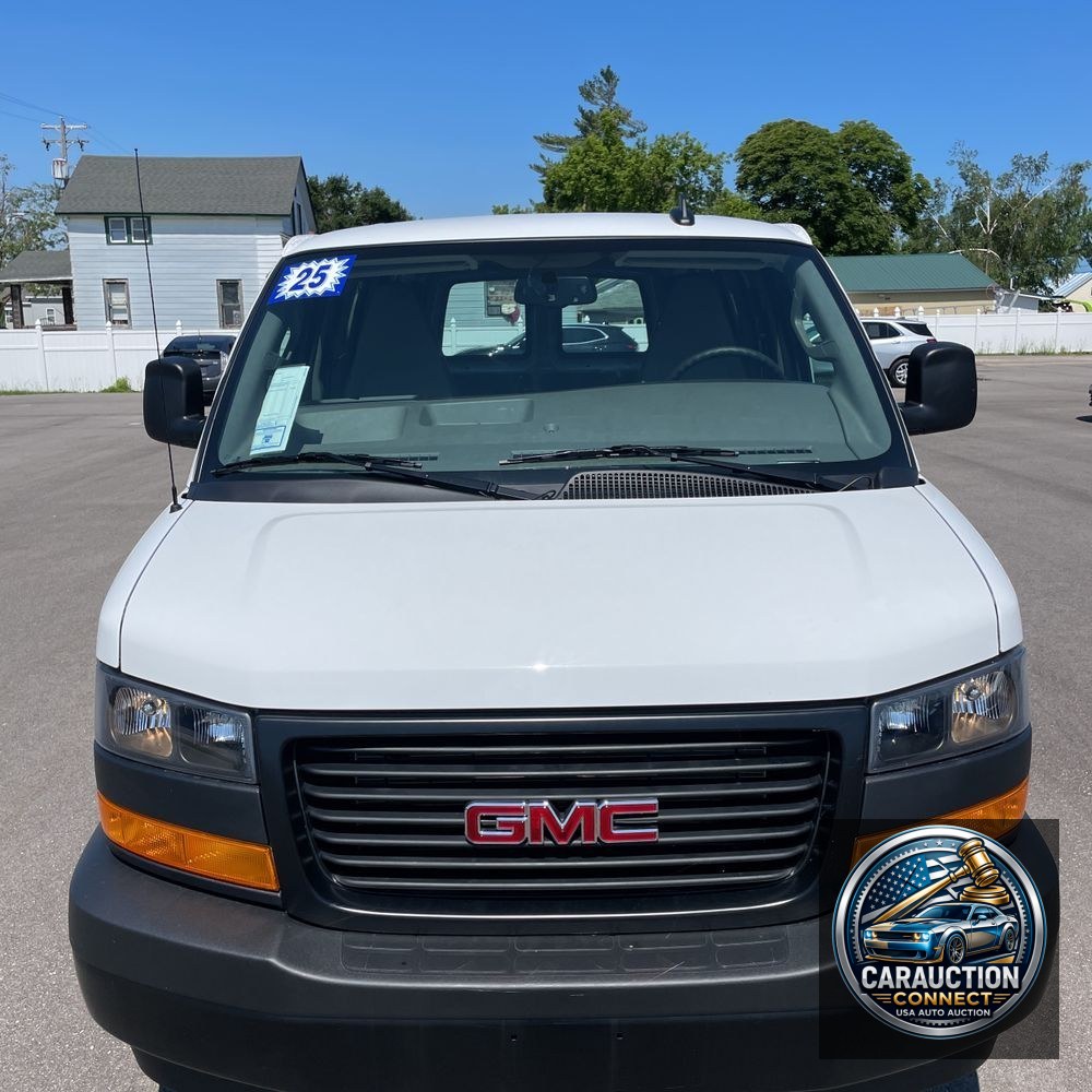 2025 GMC Savana 3500
