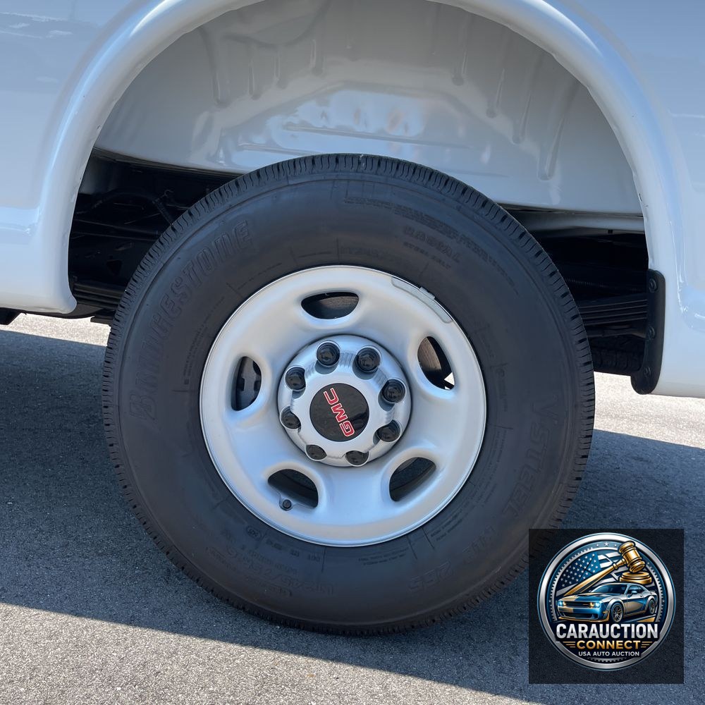 2025 GMC Savana 3500