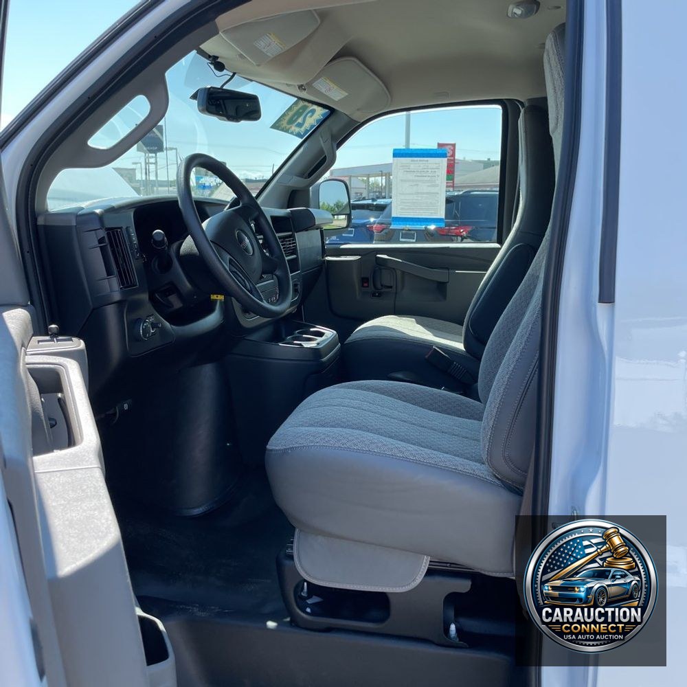 2025 GMC Savana 3500