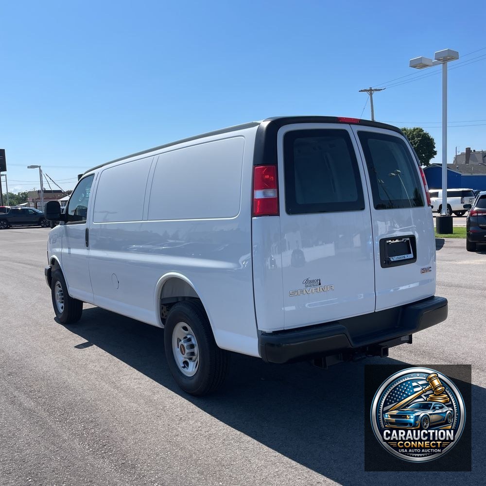 2025 GMC Savana 3500