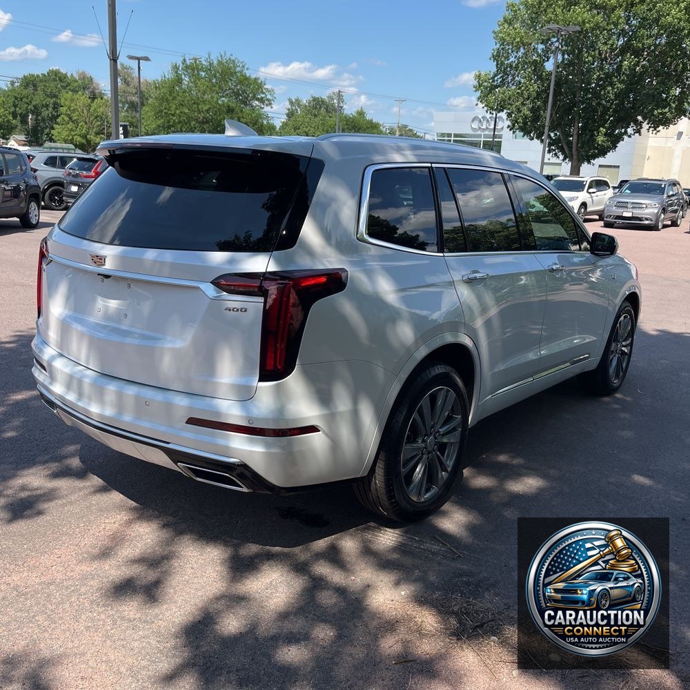 2025 Cadillac XT6 Premium Luxury