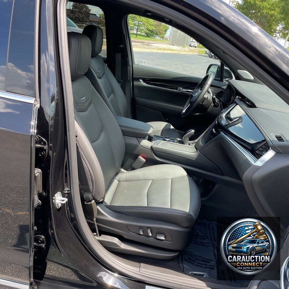 2025 Cadillac XT6 Premium Luxury