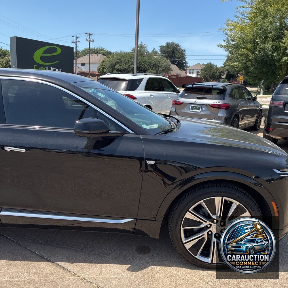 2024 Cadillac LYRIQ Luxury 3