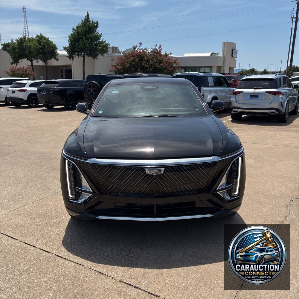 2024 Cadillac LYRIQ Luxury 3