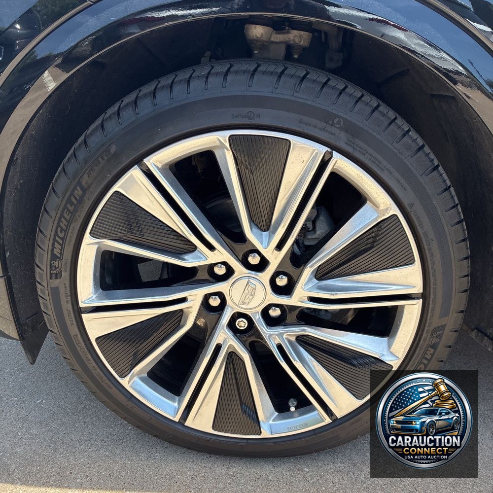 2024 Cadillac LYRIQ Luxury 3