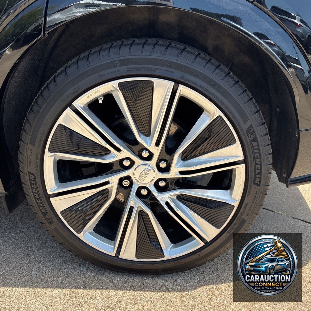 2024 Cadillac LYRIQ Luxury 3