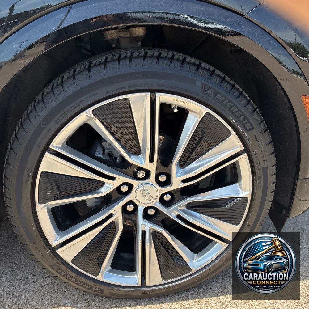 2024 Cadillac LYRIQ Luxury 3