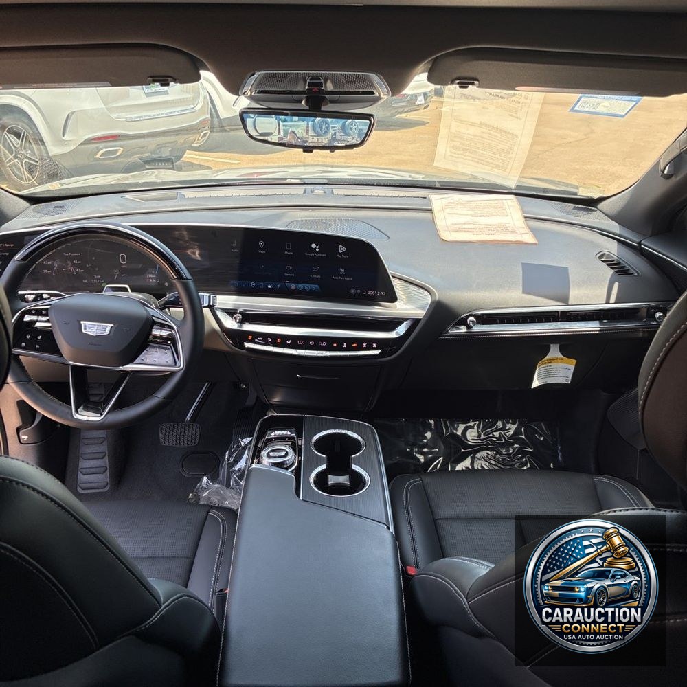 2024 Cadillac LYRIQ Luxury 3