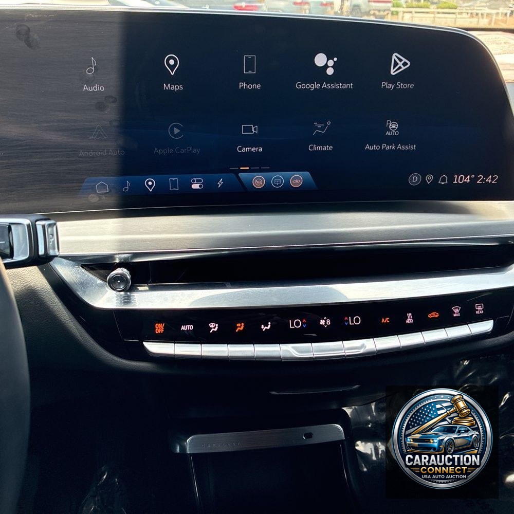 2024 Cadillac LYRIQ Luxury 3