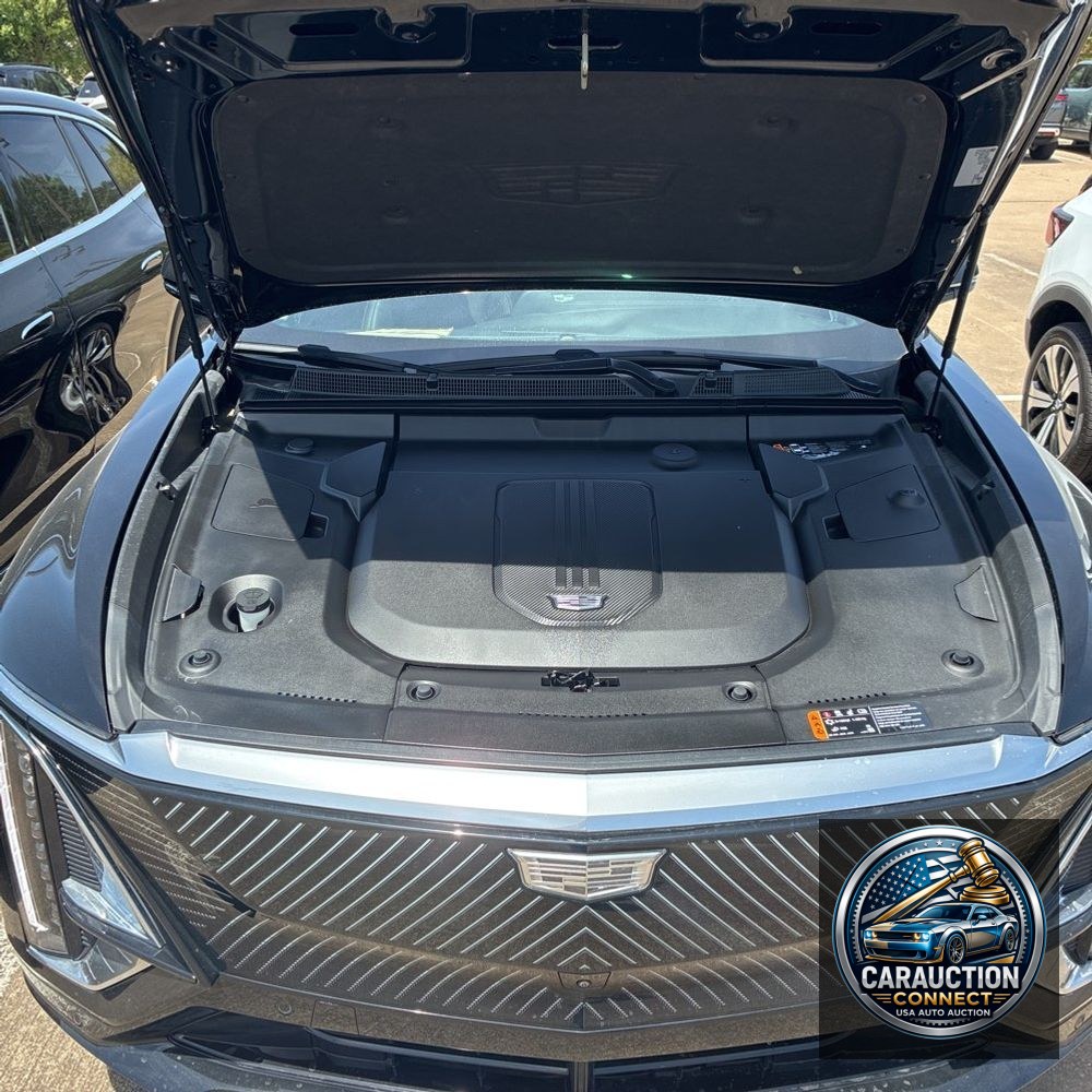 2024 Cadillac LYRIQ Luxury 3