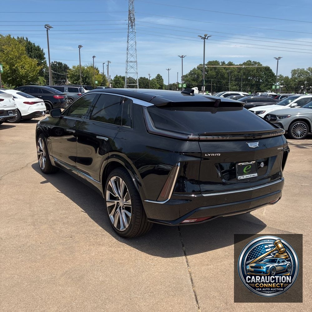 2024 Cadillac LYRIQ Luxury 3